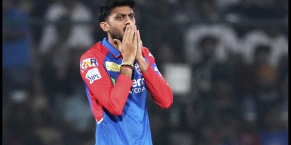 Did Axar Patel make a mistake in selecting bowlers in the death overs?