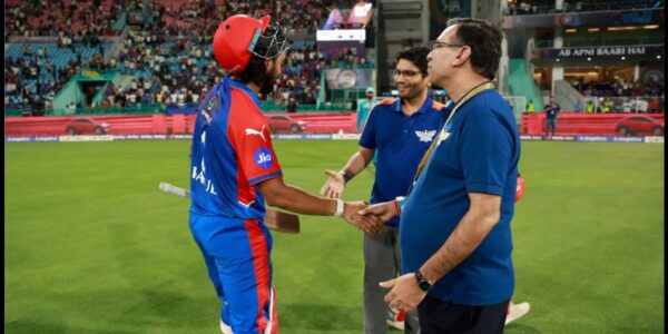 KL Rahul ignored Sanjiv Goenka? Video of 'cold handshake' goes viral